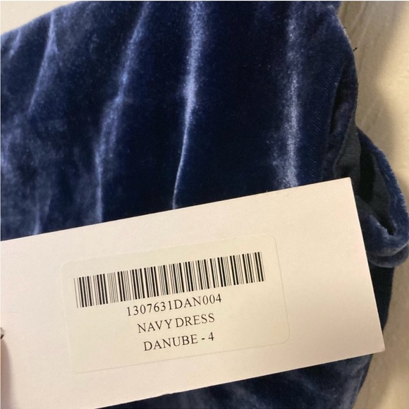 NWT Reformation Dress in Danube Velvet Size 4 - Picture 9 of 11